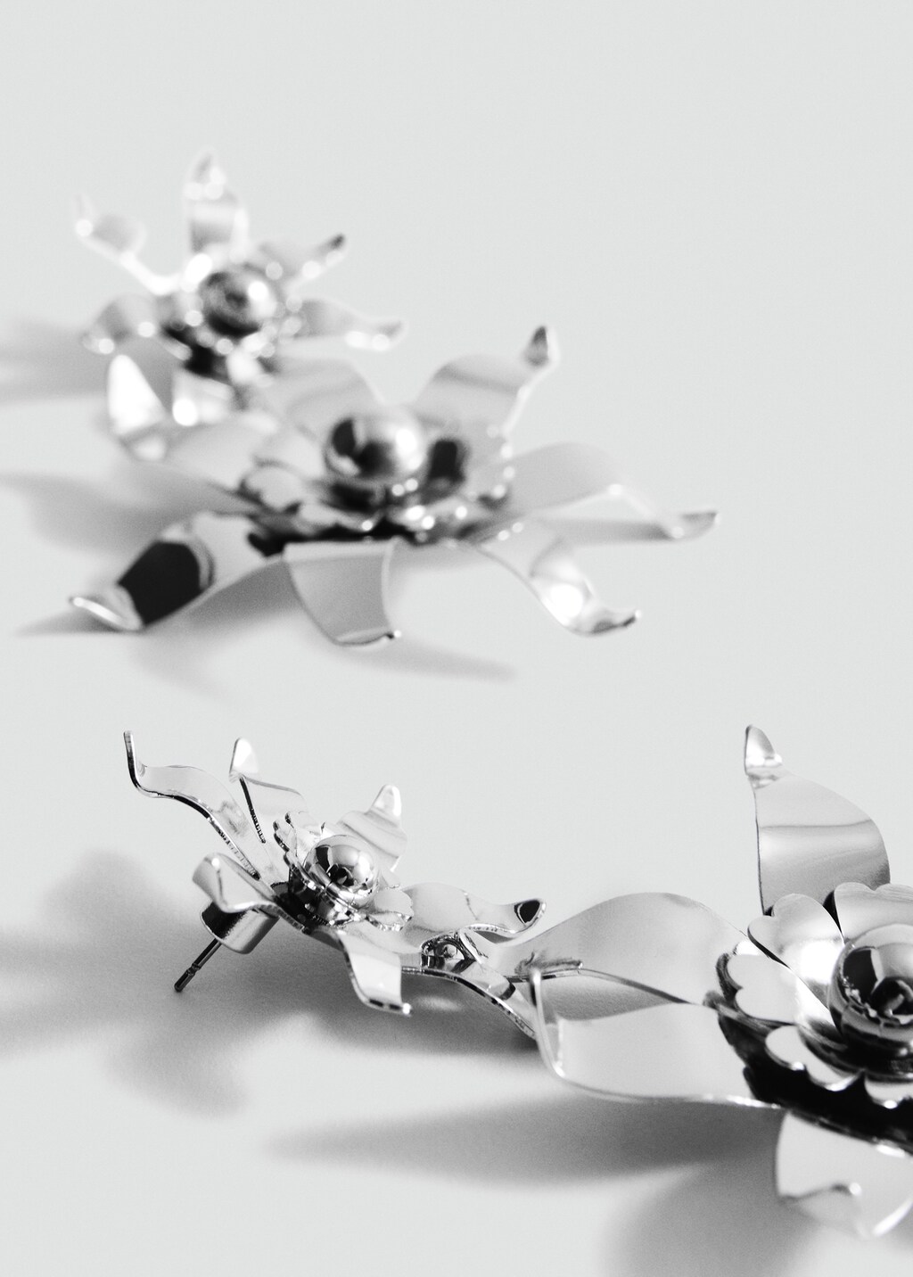 Flower pendant earrings - Silver