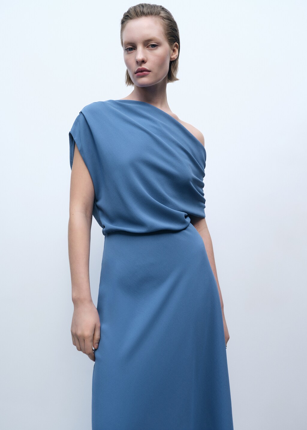 Asymmetrical-neck midi-dress - Blue