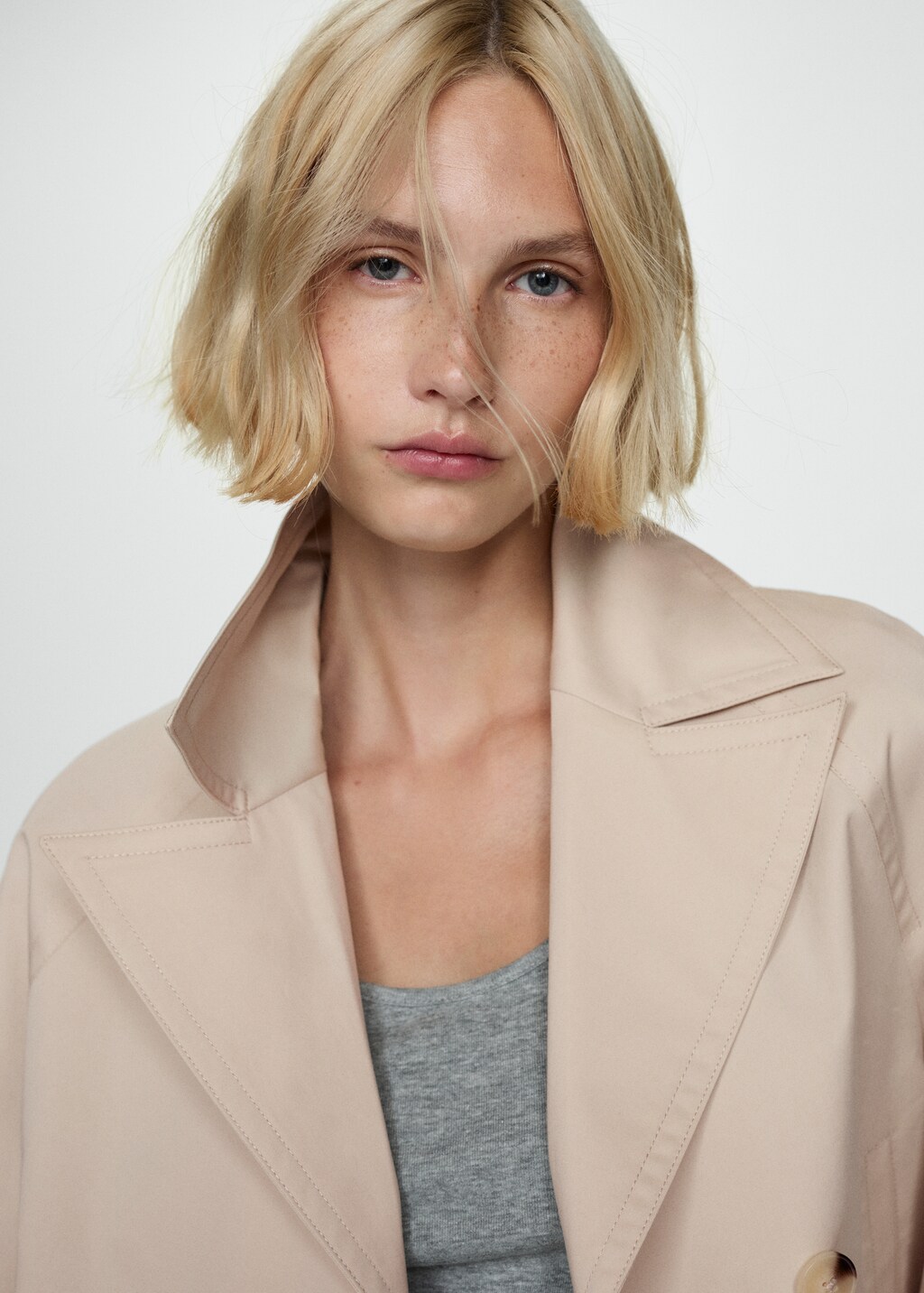 Double-breasted cropped trench coat - Beige