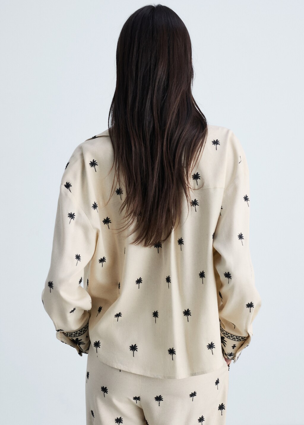 Embroidered shirt with knot - Beige