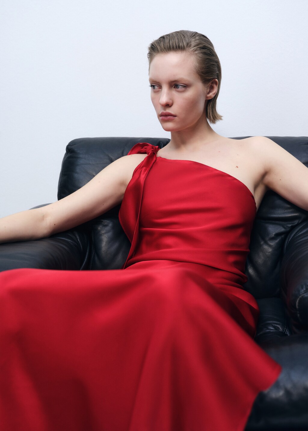 Satin dress with bow - Red