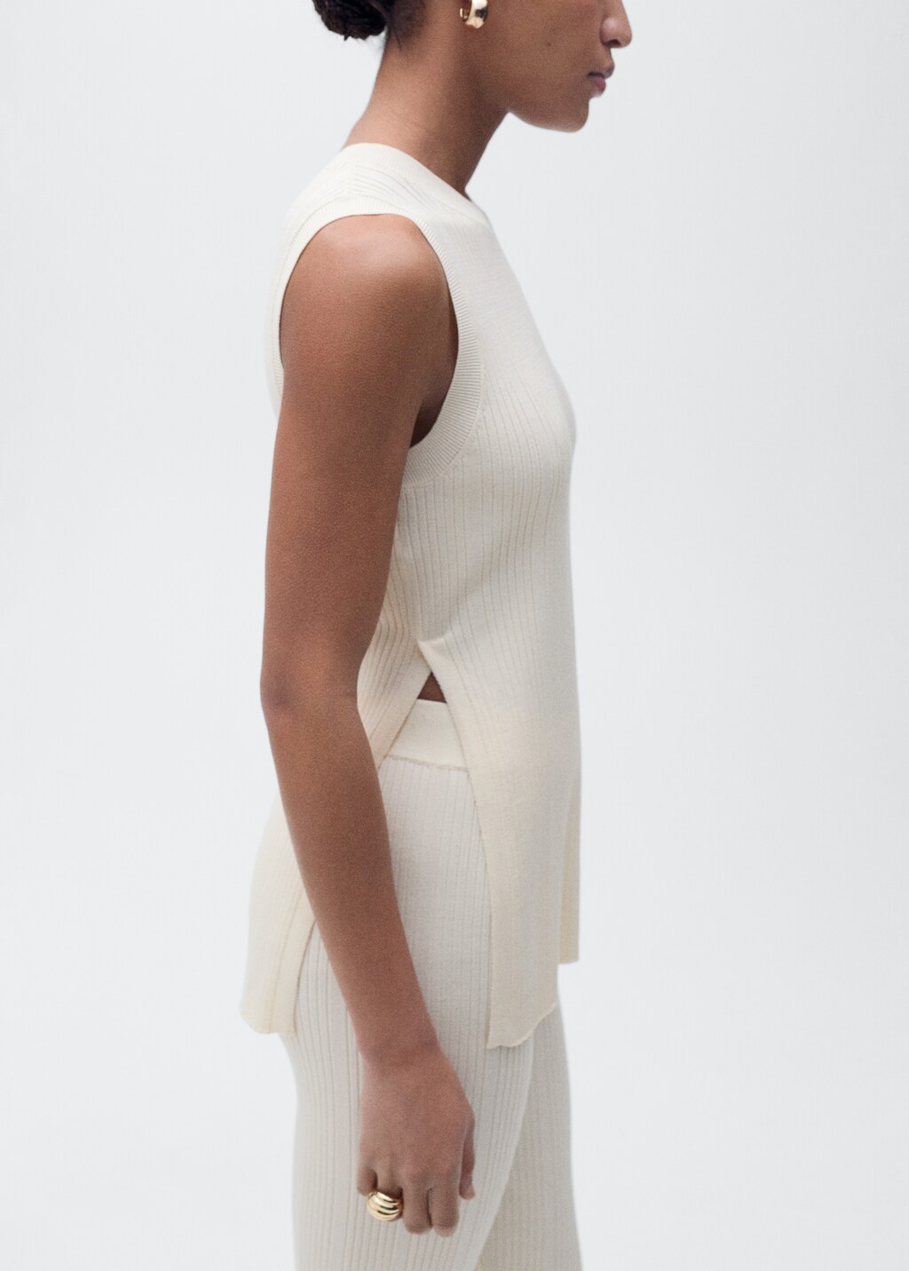 Ribbed top with openings - Ecru