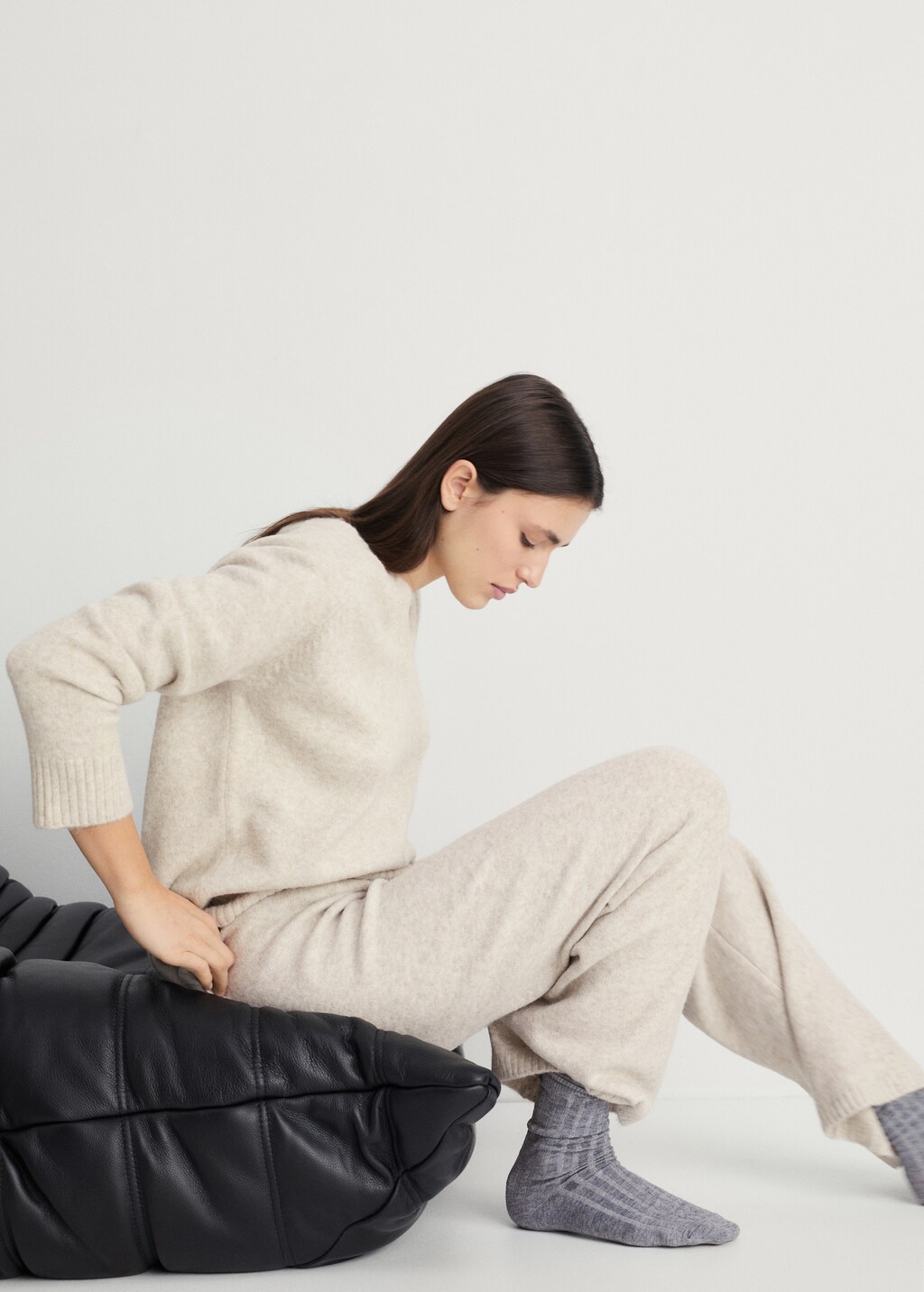 V-neck plain knitted sweater - Grey