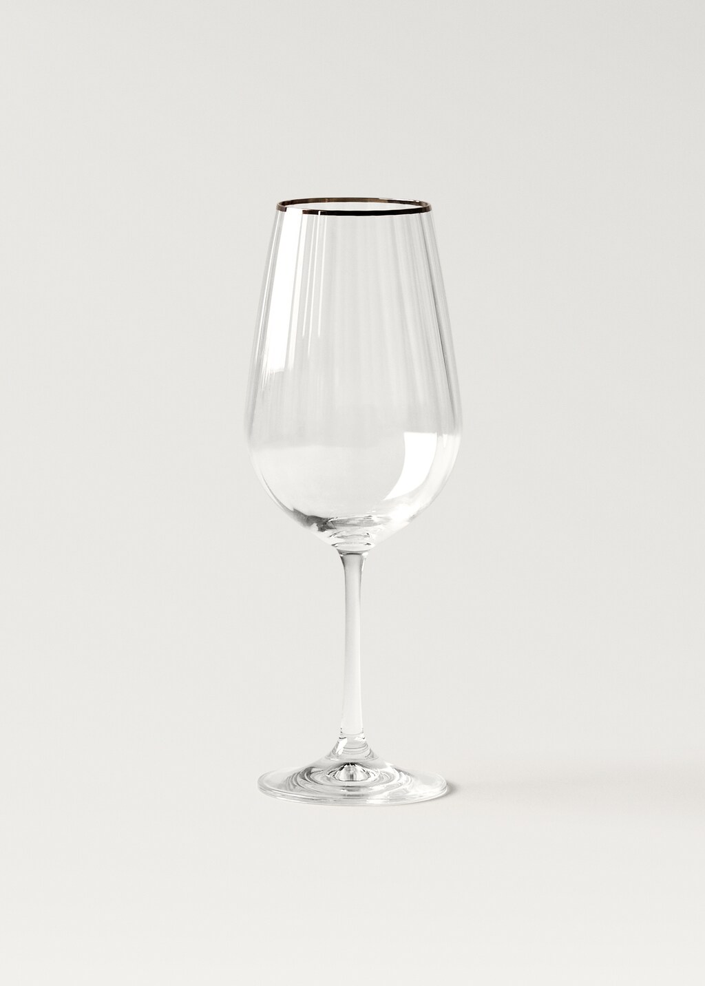 Glass cup with embossed stripes - Silver