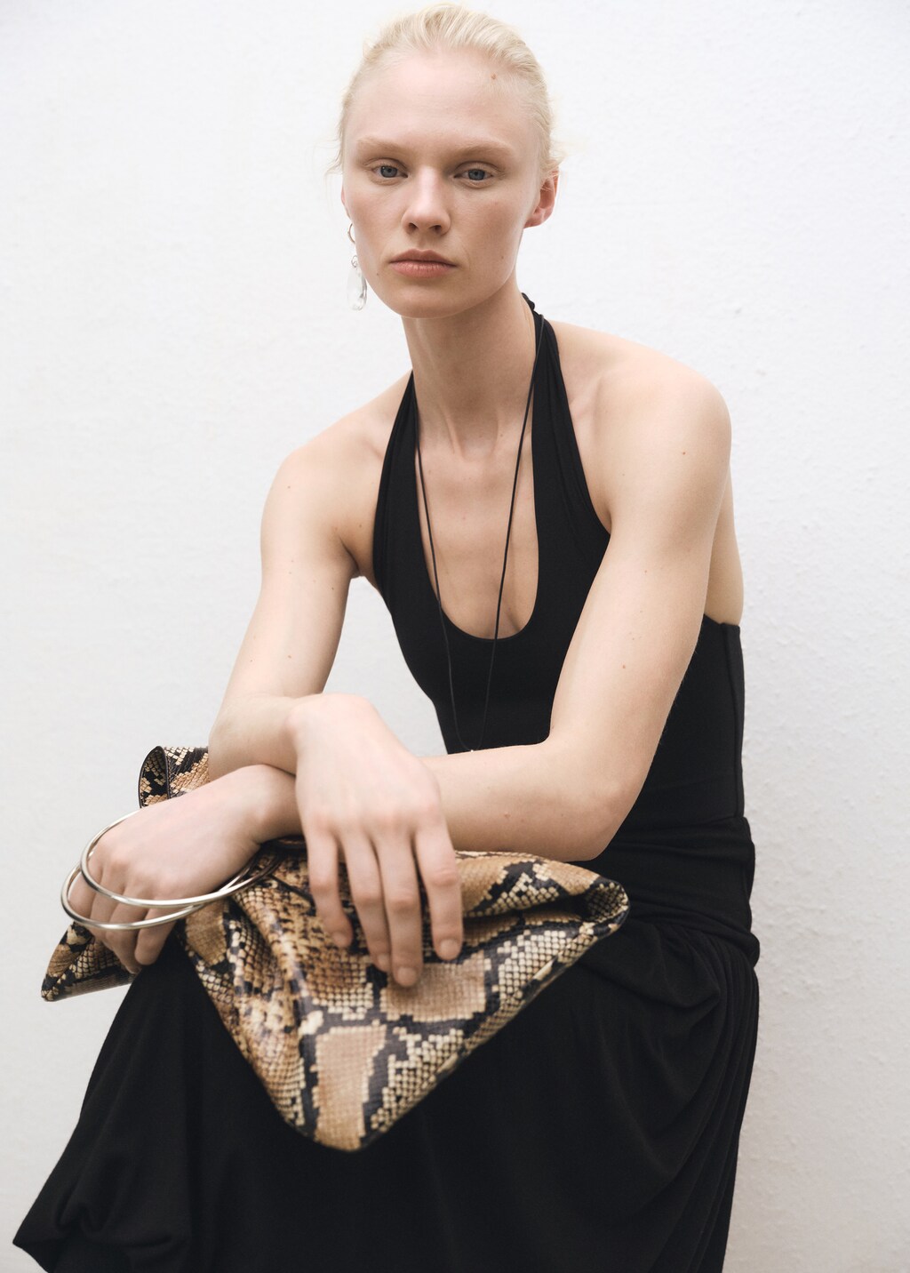 Open-back halter bodysuit - Black