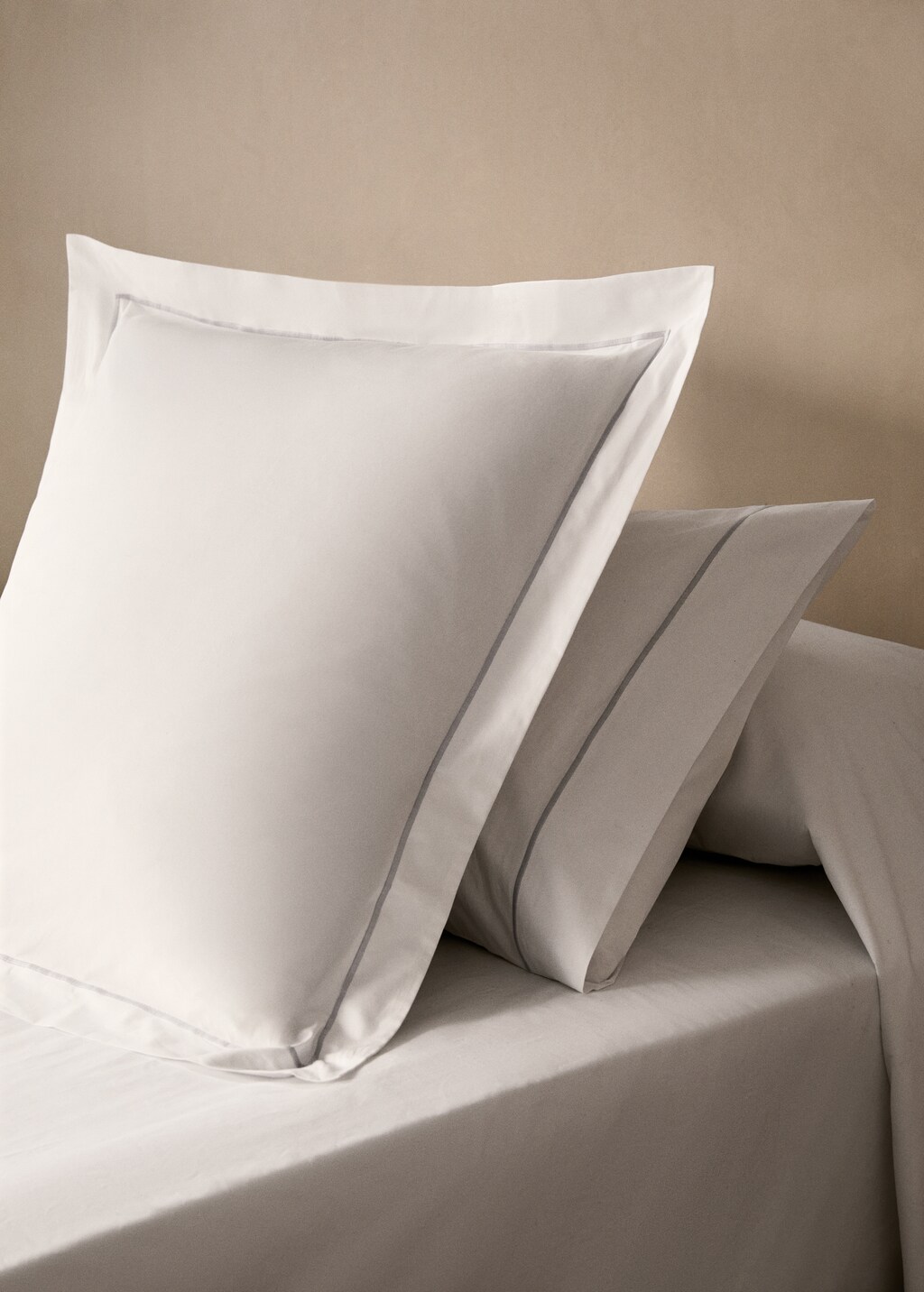 Scalloped percale cotton pillowcase, 50x75 cm - Medium Brown