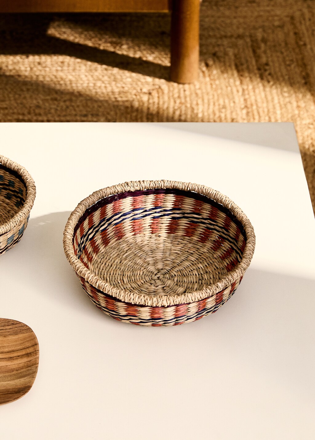 Medium coloured seagrass basket - Brown