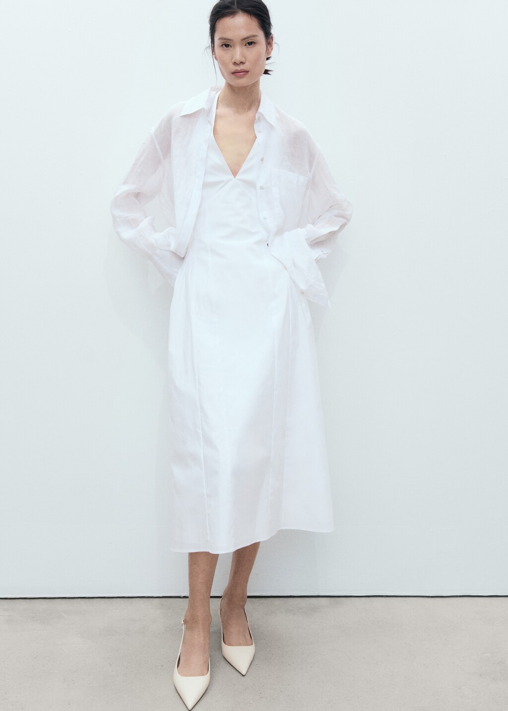 Pointed kitten-heel shoes - Ecru