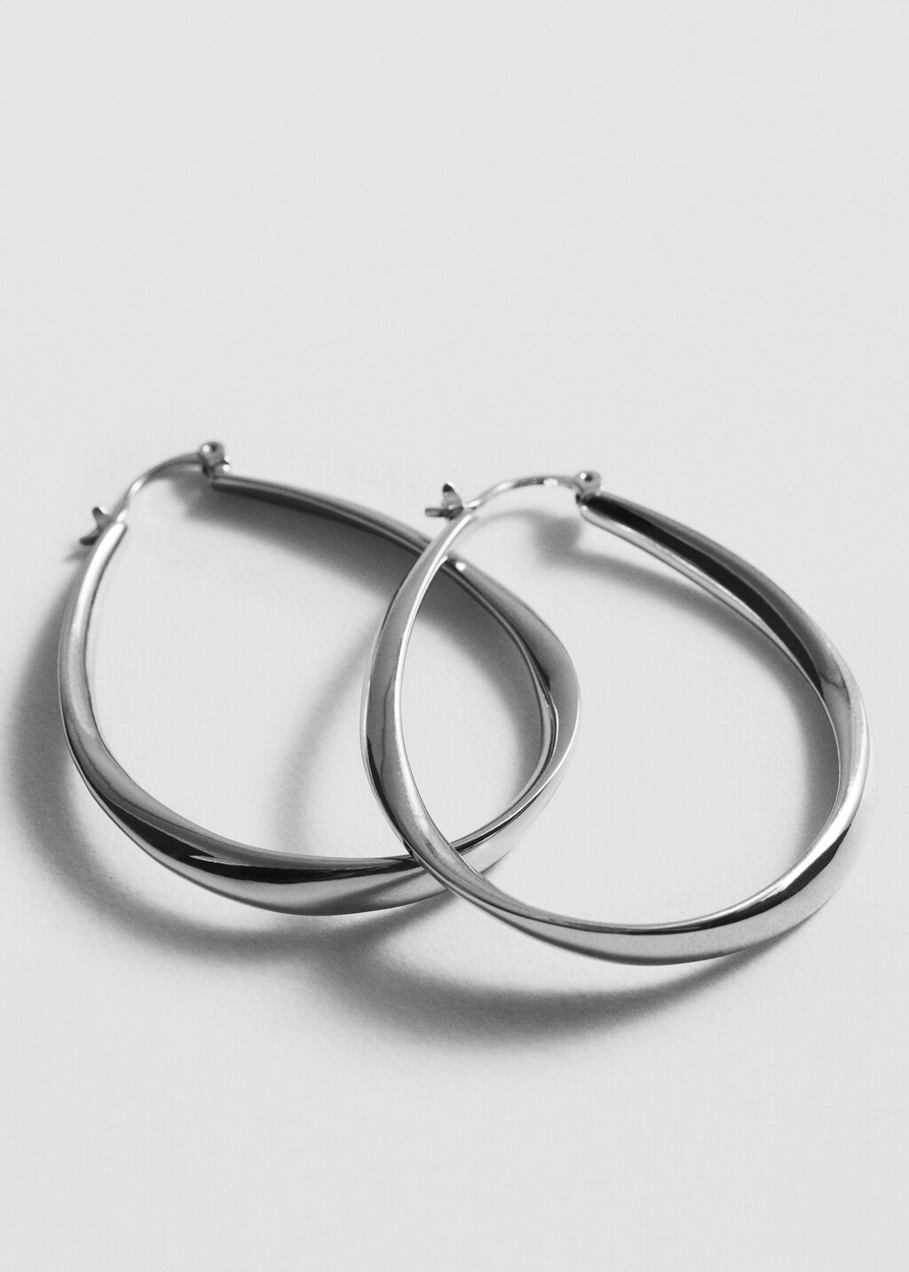 Oval hoop earrings - Gold