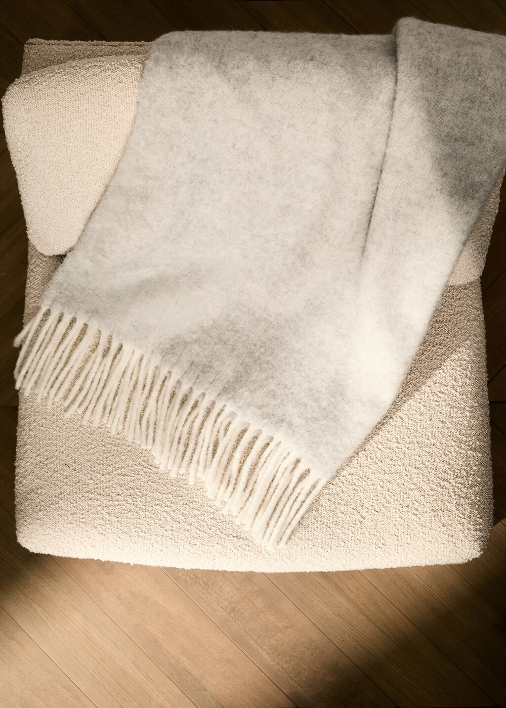 Soft effect blanket with fringe finish - Ecru