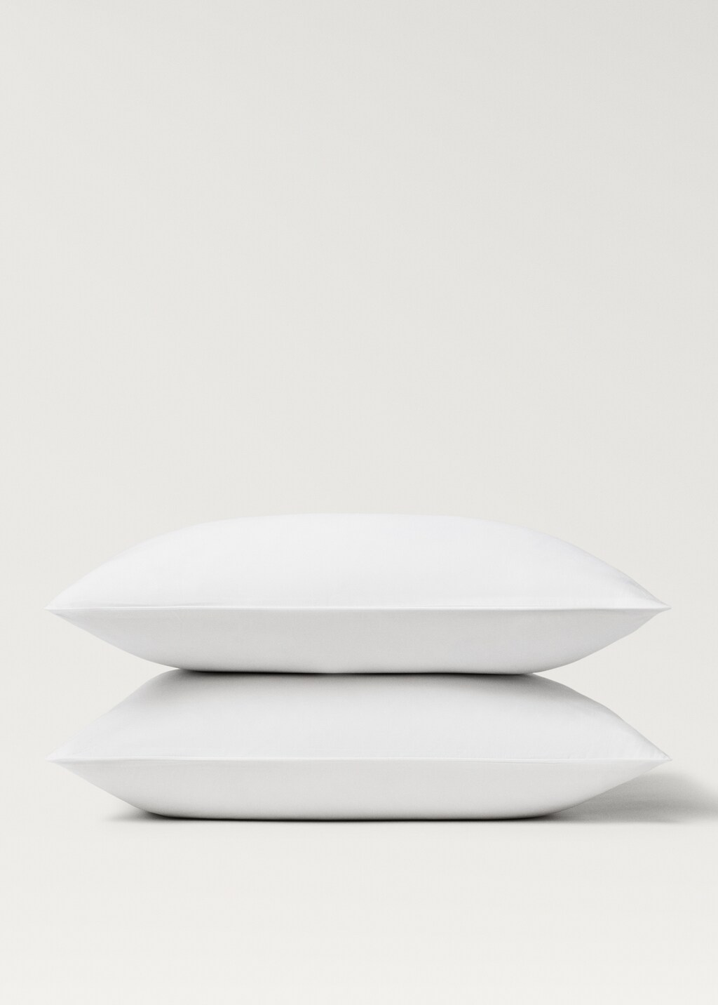 500-thread count cotton percale pillowcase with rounded piping detail, 60x60 cm - White