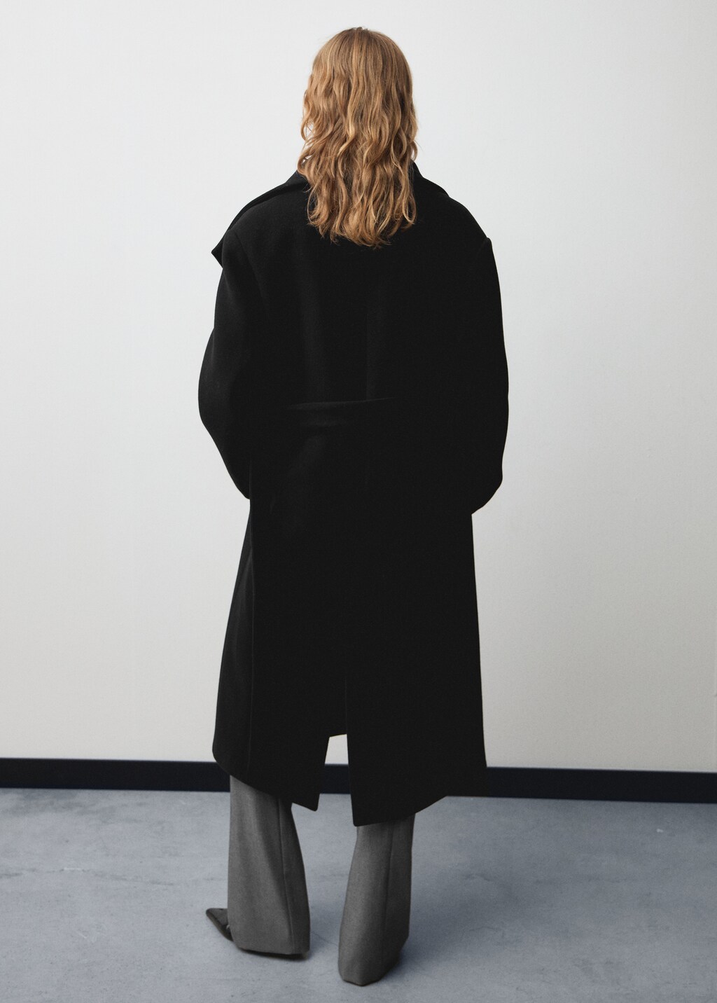 Turtleneck virgin wool coat - Black