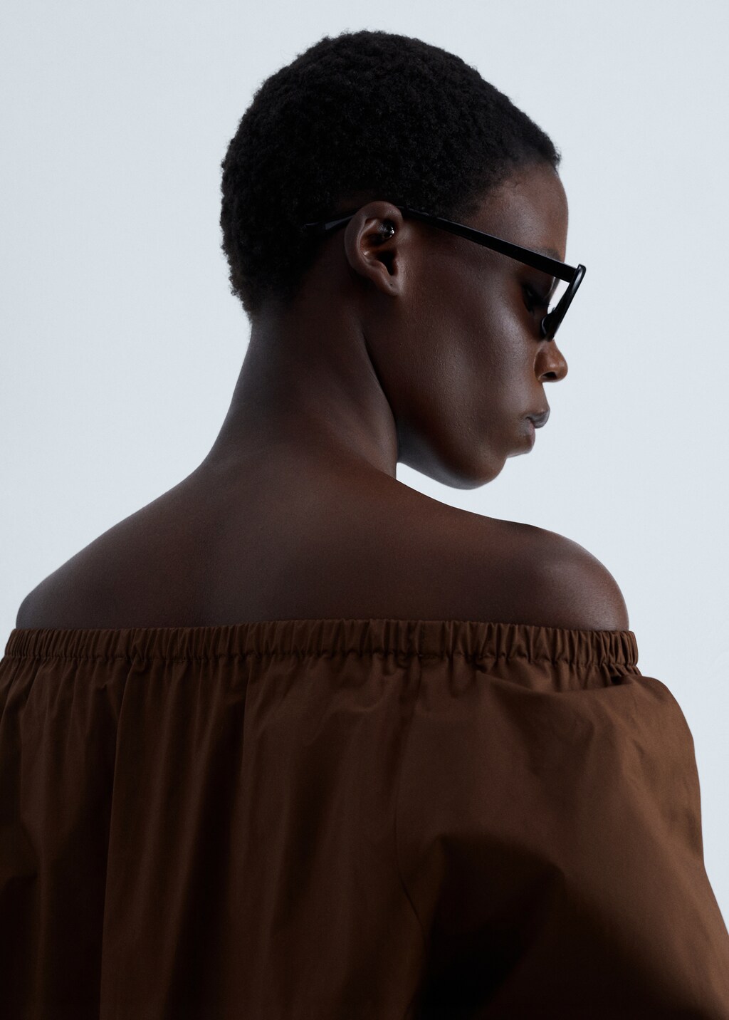 Cotton blouse with gathered neck - Brown