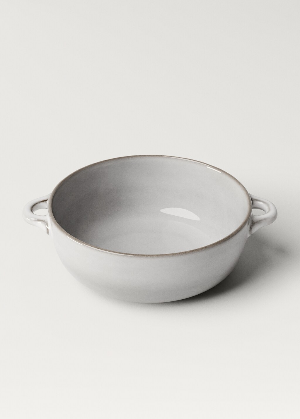 Medium stoneware casserole bowl with contrasting rim - White