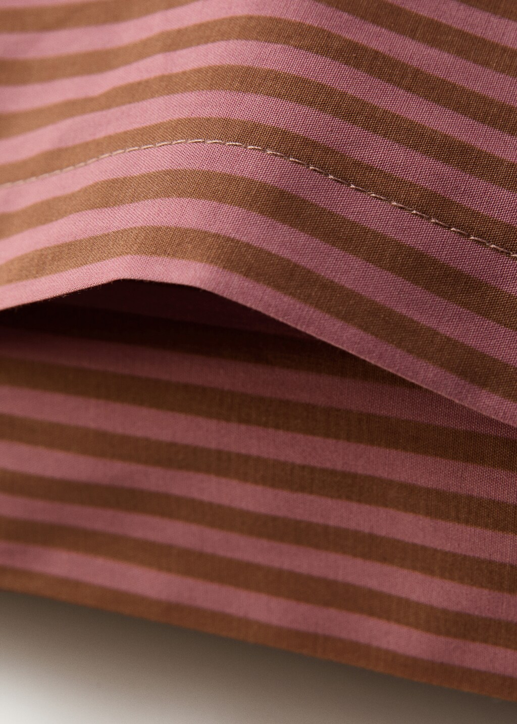 Cotton percale multi-striped pillowcase, 50x75 cm - Khaki