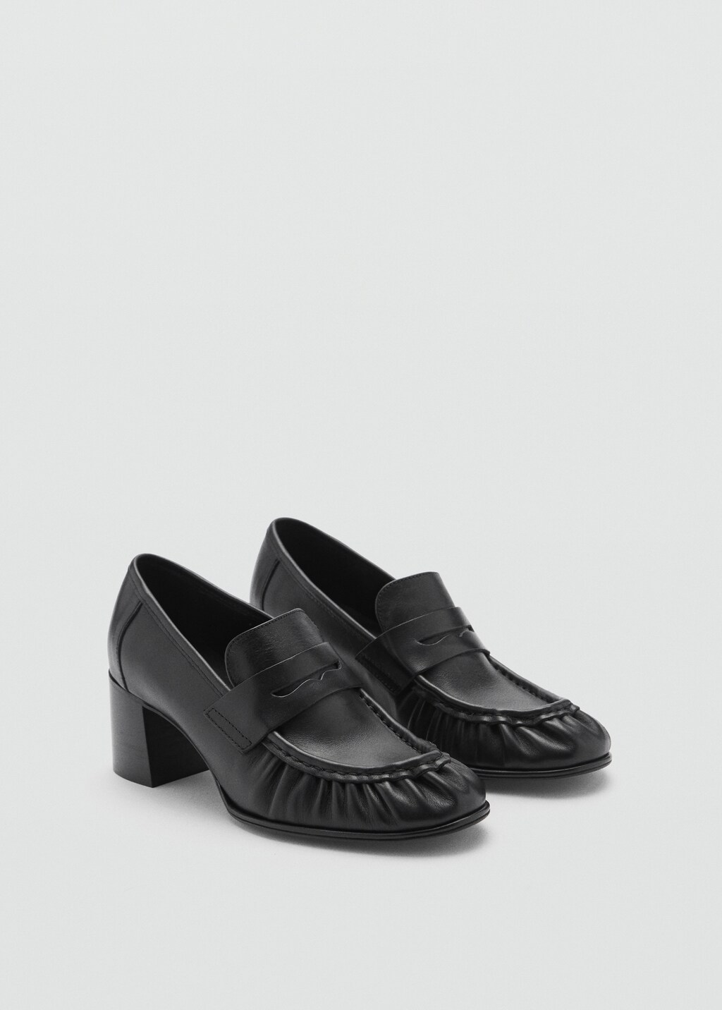 Heeled leather loafers with pleat detail - Black