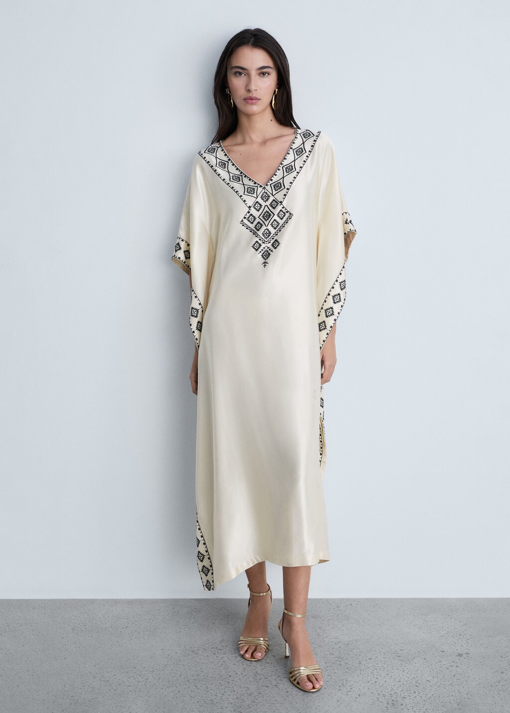Embroidered satin caftan - Ecru