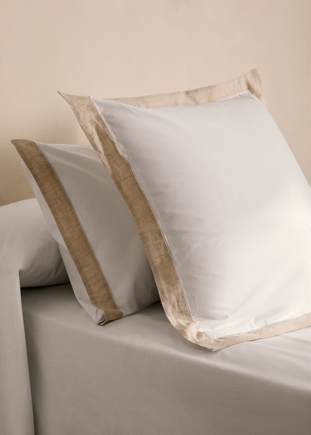 Cotton percale pillowcase with linen trim 45x110 cm - White