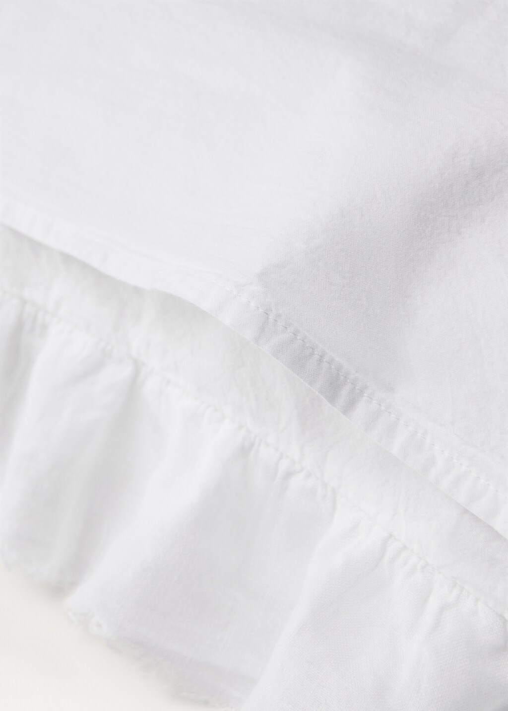 Washed cotton pillowcase with linen ruffle, 50x75 cm - White