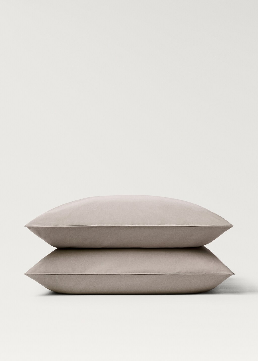 500-thread count cotton percale pillowcase with rounded piping detail, 60x60 cm - Medium Brown