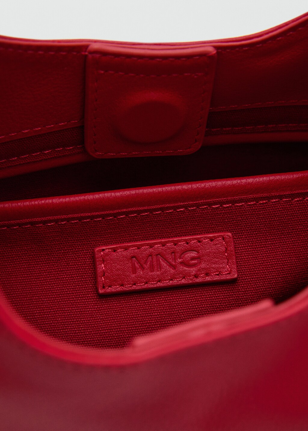 Leather shoulder bag with metal handle - Red