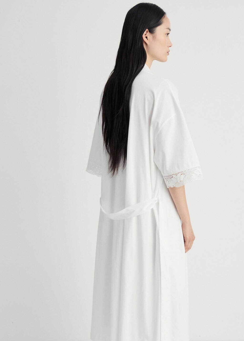 Cotton robe with lace detail - White