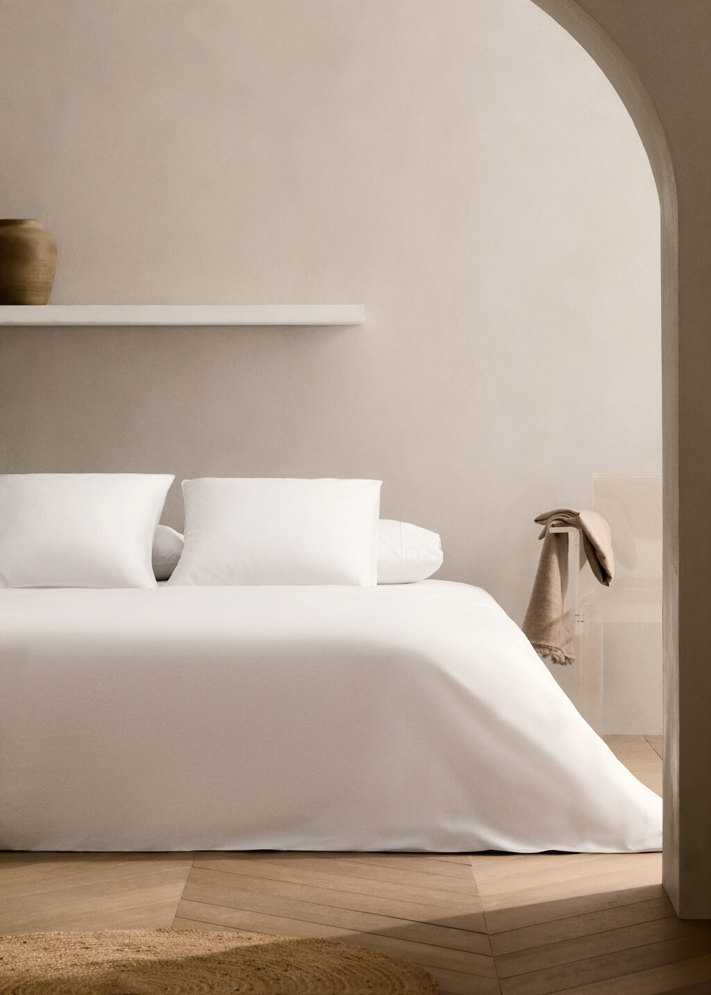 500-thread count cotton percale duvet cover with rounded piping detail, 150 cm - White