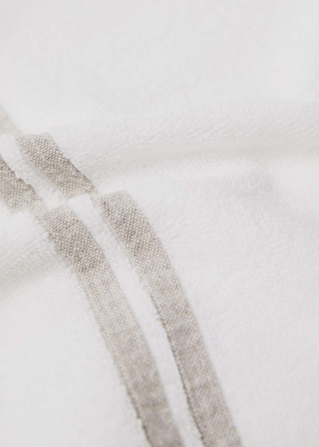 Linen hand towel with contrasting trim - Off White