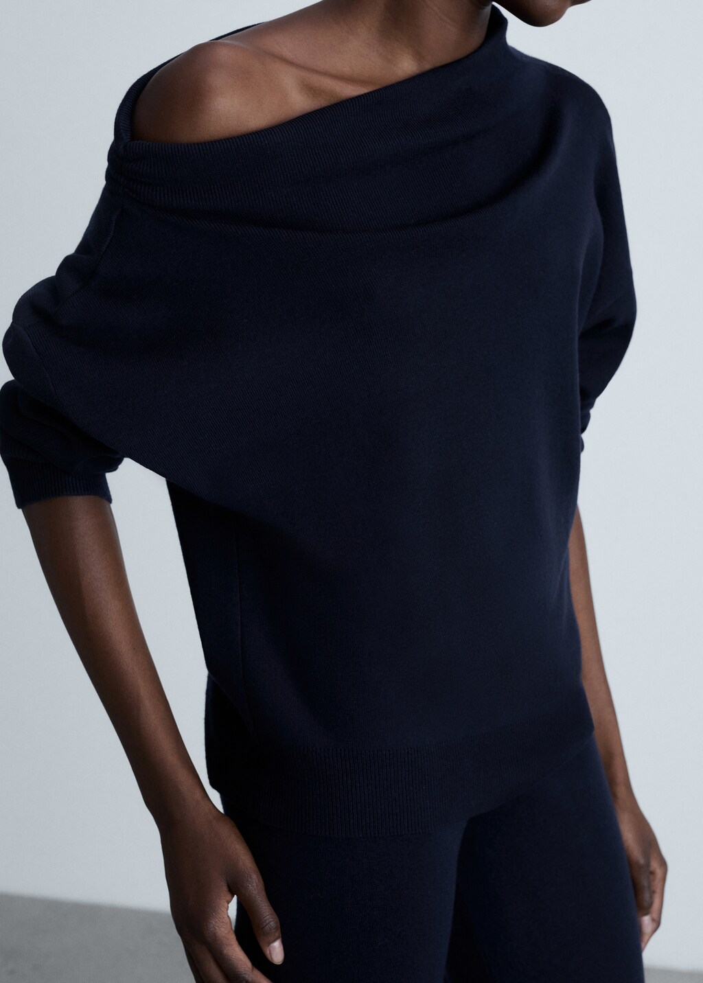 Knitted sweater with asymmetrical neck - Dark Navy