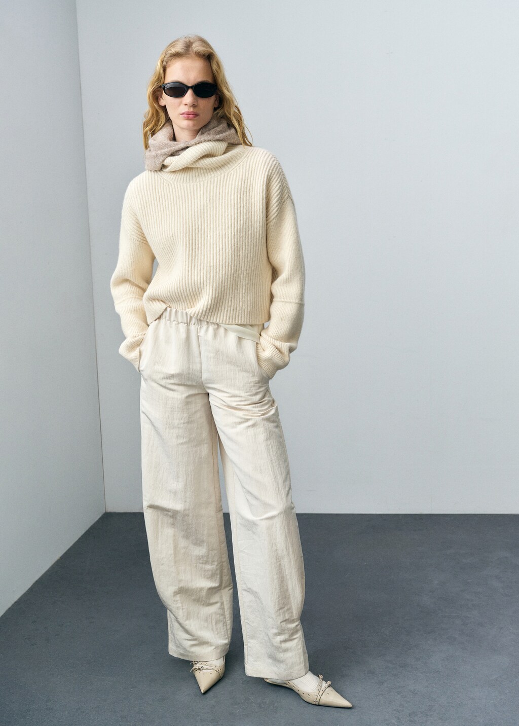 Wool blend turtleneck sweater - Ecru