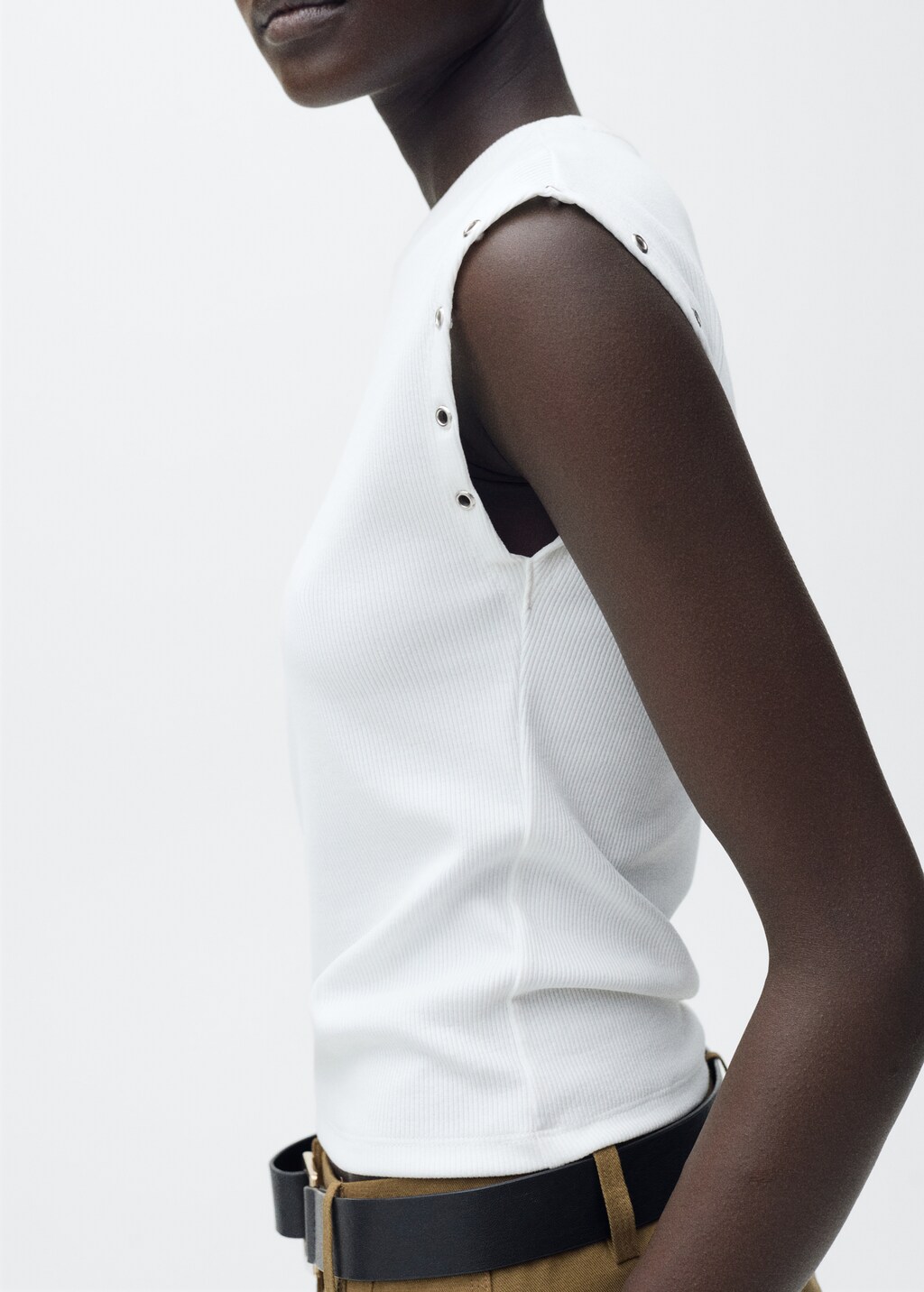 Ribbed t-shirt with die-cut trim - Black