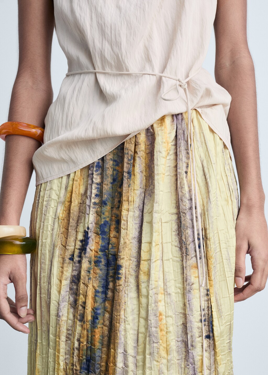 Long satin textured skirt - Yellow