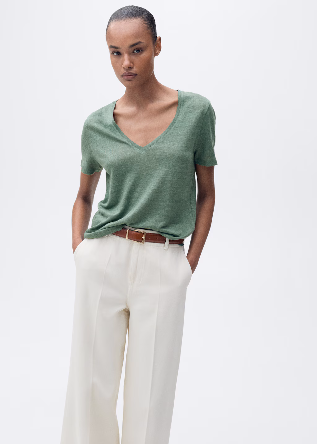 V-neck linen t-shirt - Ecru