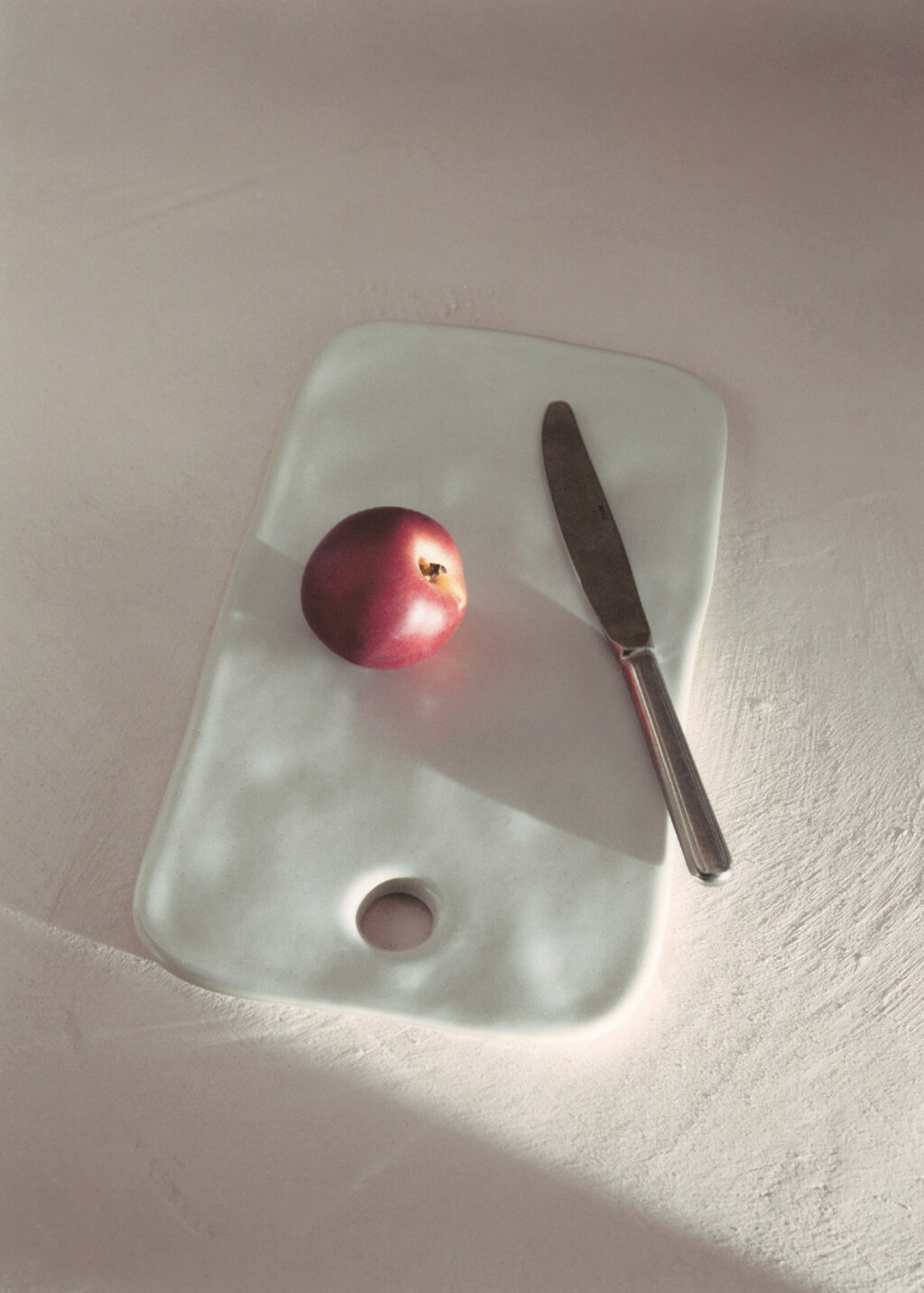Stoneware tray with aged rim - Off White