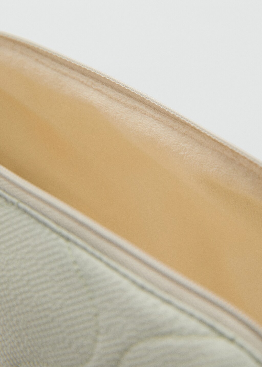 Quilted cosmetic bag - Pastel Green