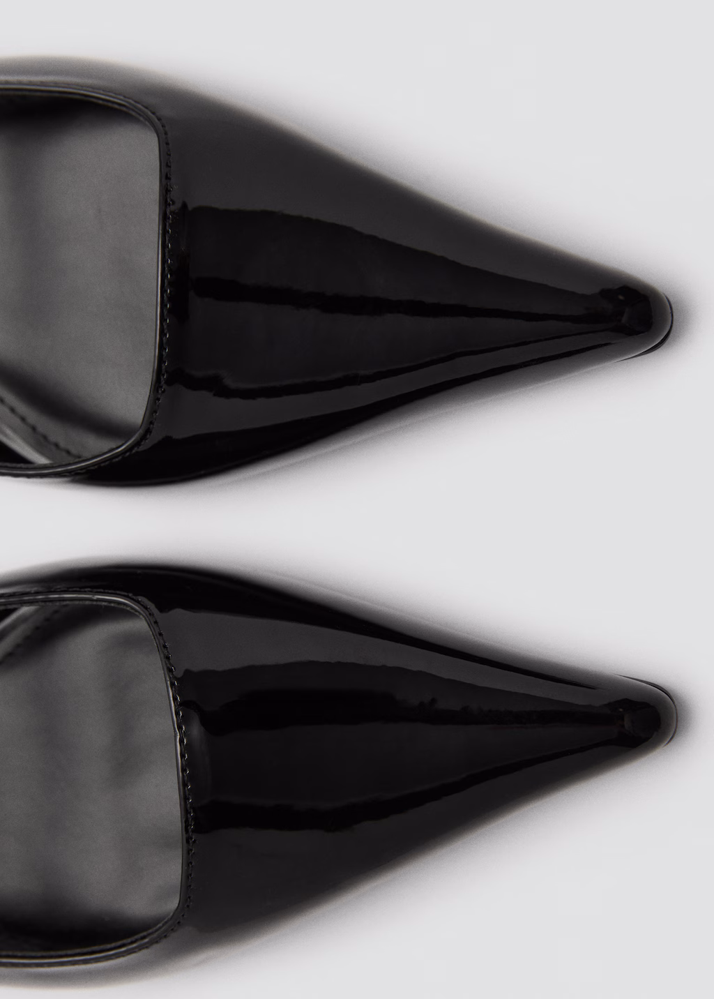 Kitten shoe with rhinestone detail - Black