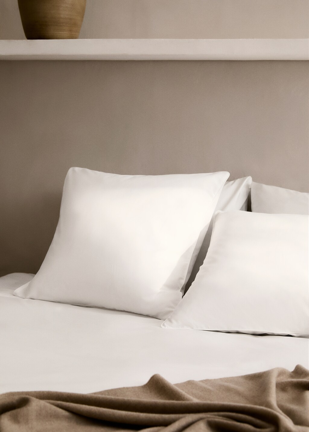 500-thread count cotton percale duvet cover with rounded piping detail, 150 cm - White