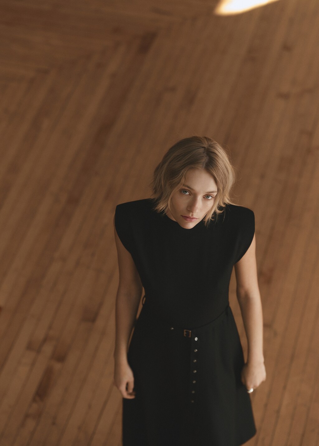 Asymmetrical dress with belt - Black