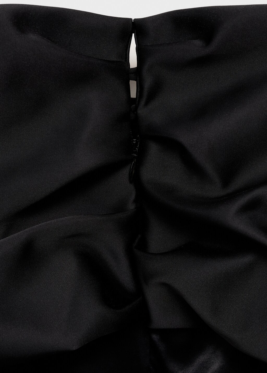 Satin dress with open shoulders and volume - Black