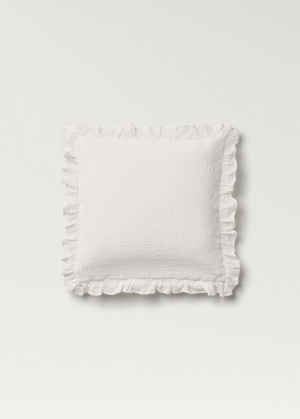Cotton pillowcase with ruffle finish, 50x50 cm - Ecru