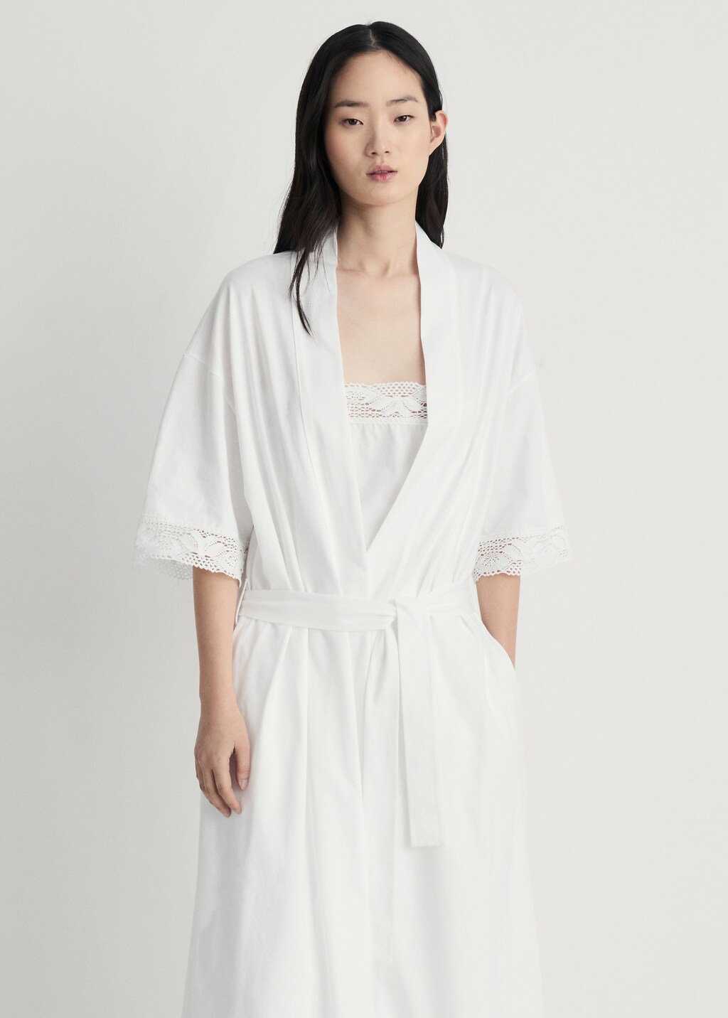 Cotton robe with lace detail - White