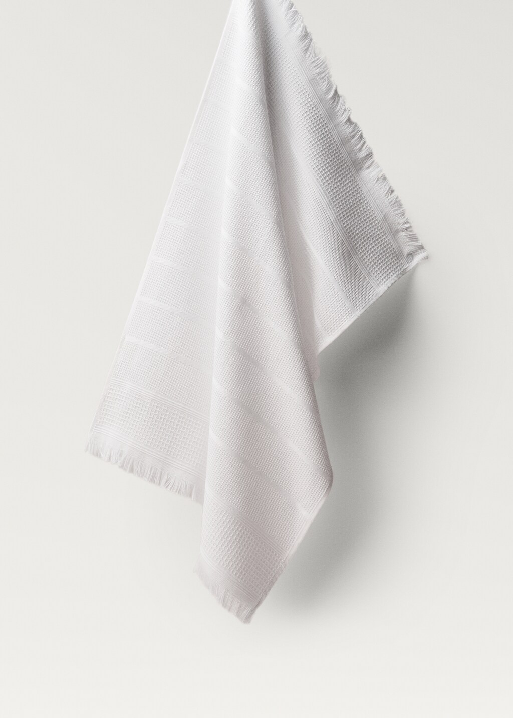 Textured cotton kitchen towel with fringes - White