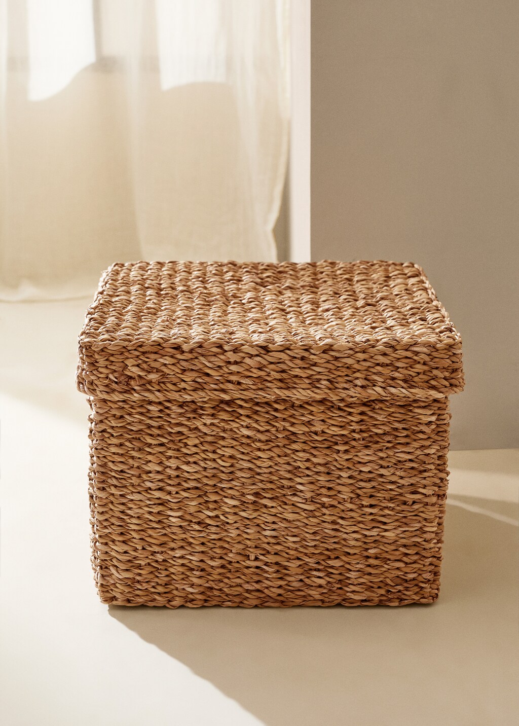 Large square seagrass basket with lid - Brown