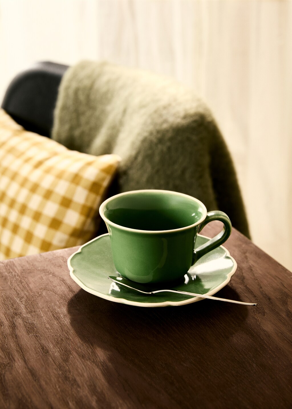 Cup with wavy stoneware saucer - Ochre