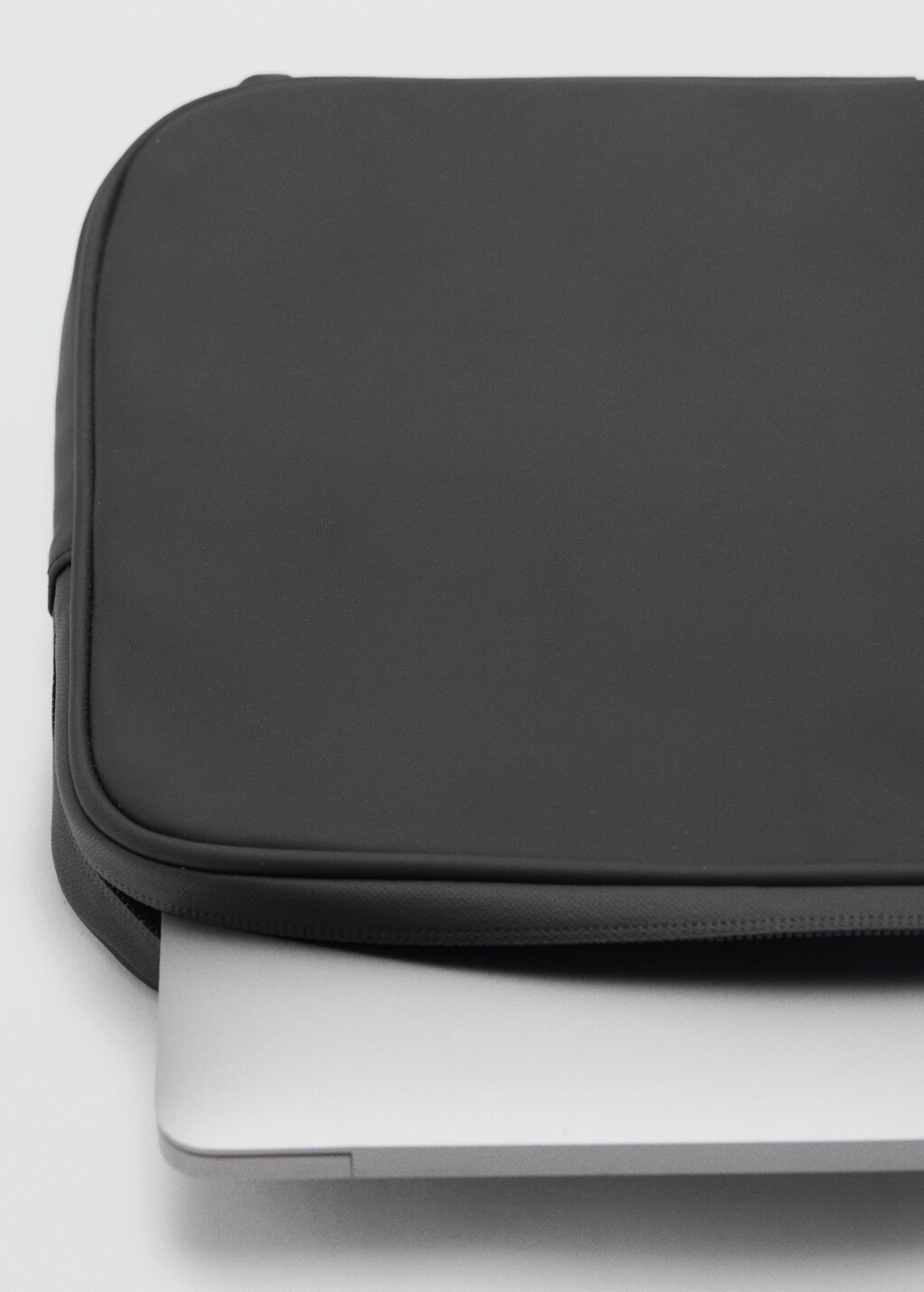 Rubberised laptop case - Black