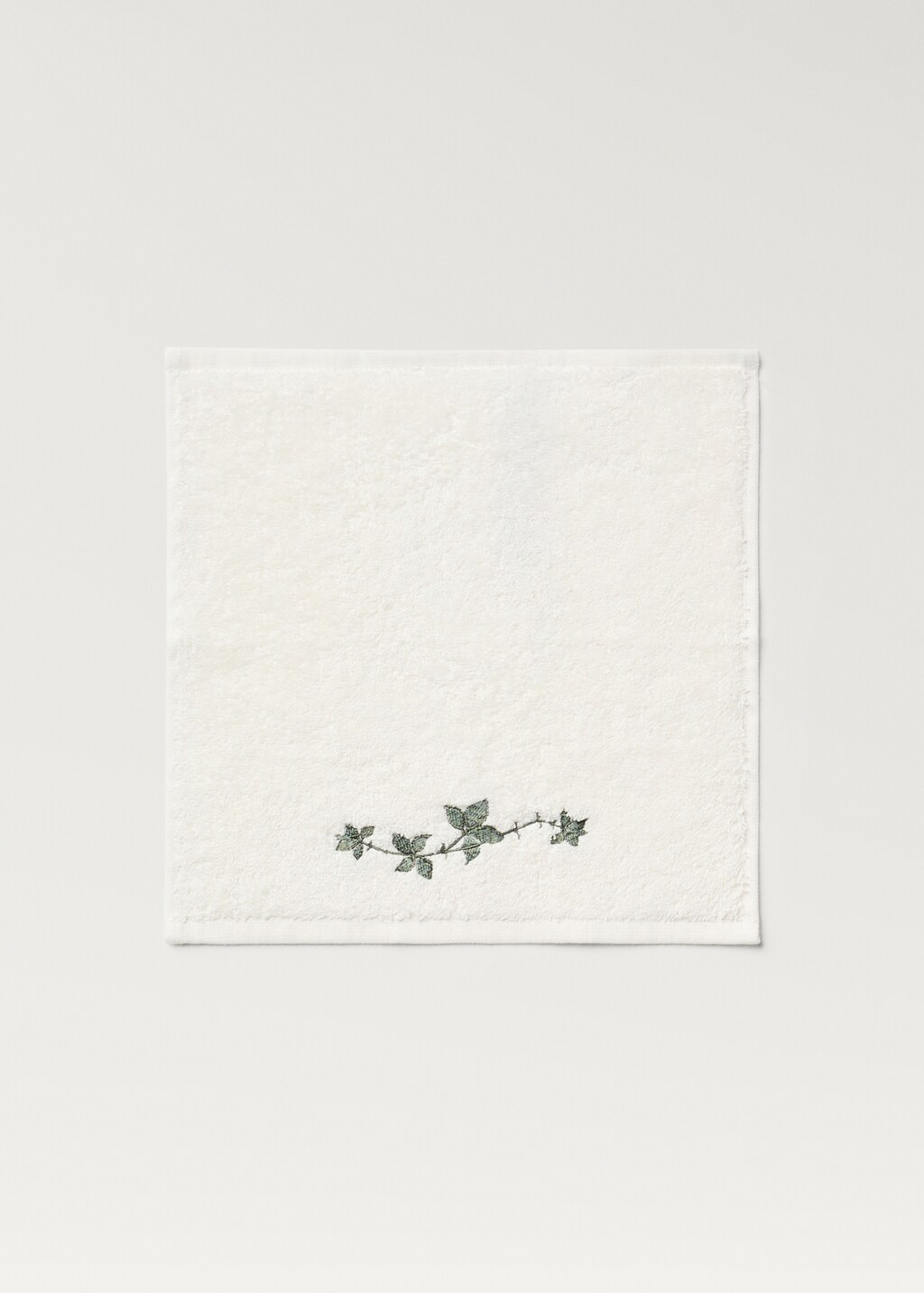 Towel with leaf embroidery - Off White