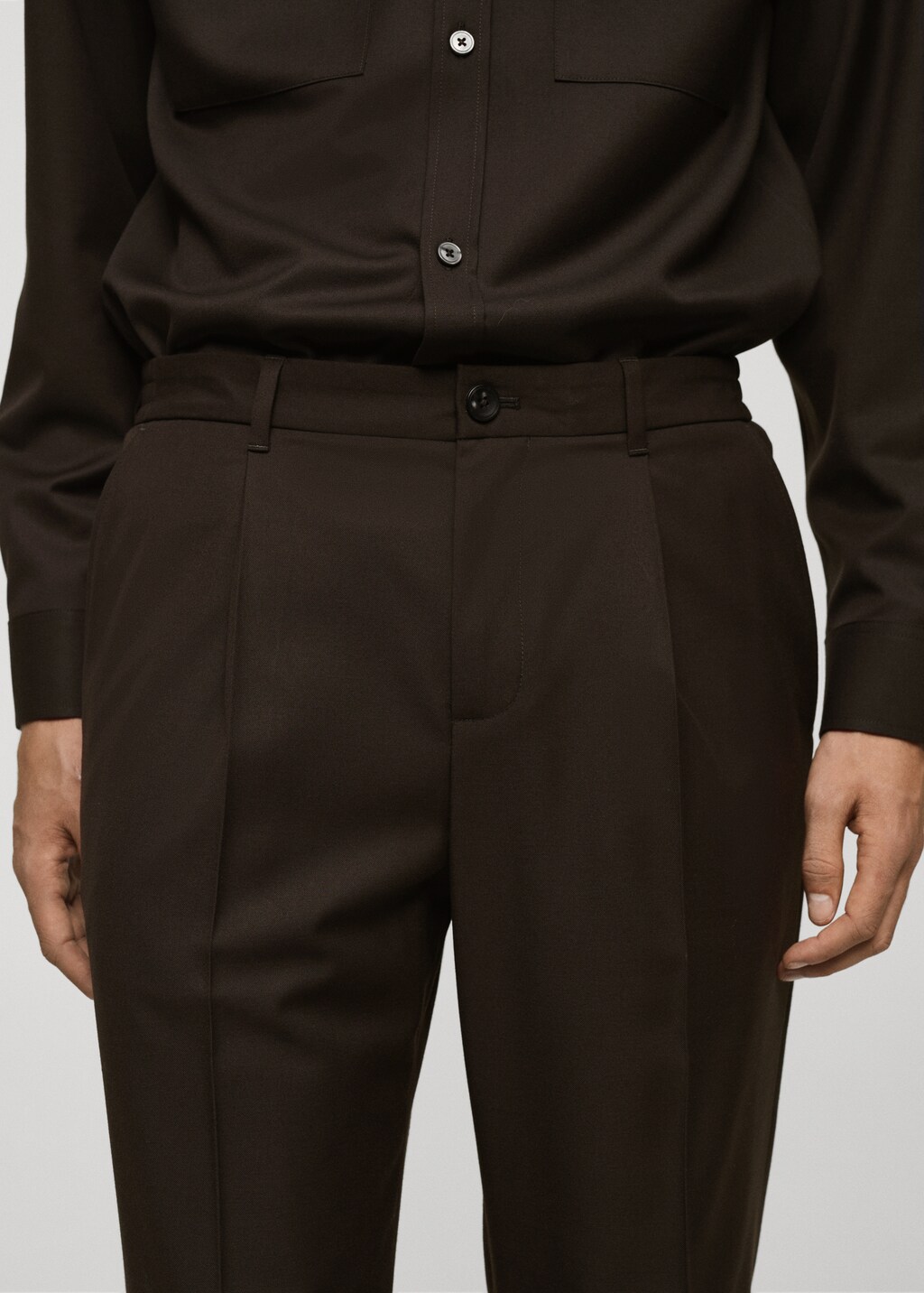 Regular-fit pleated trousers - Black