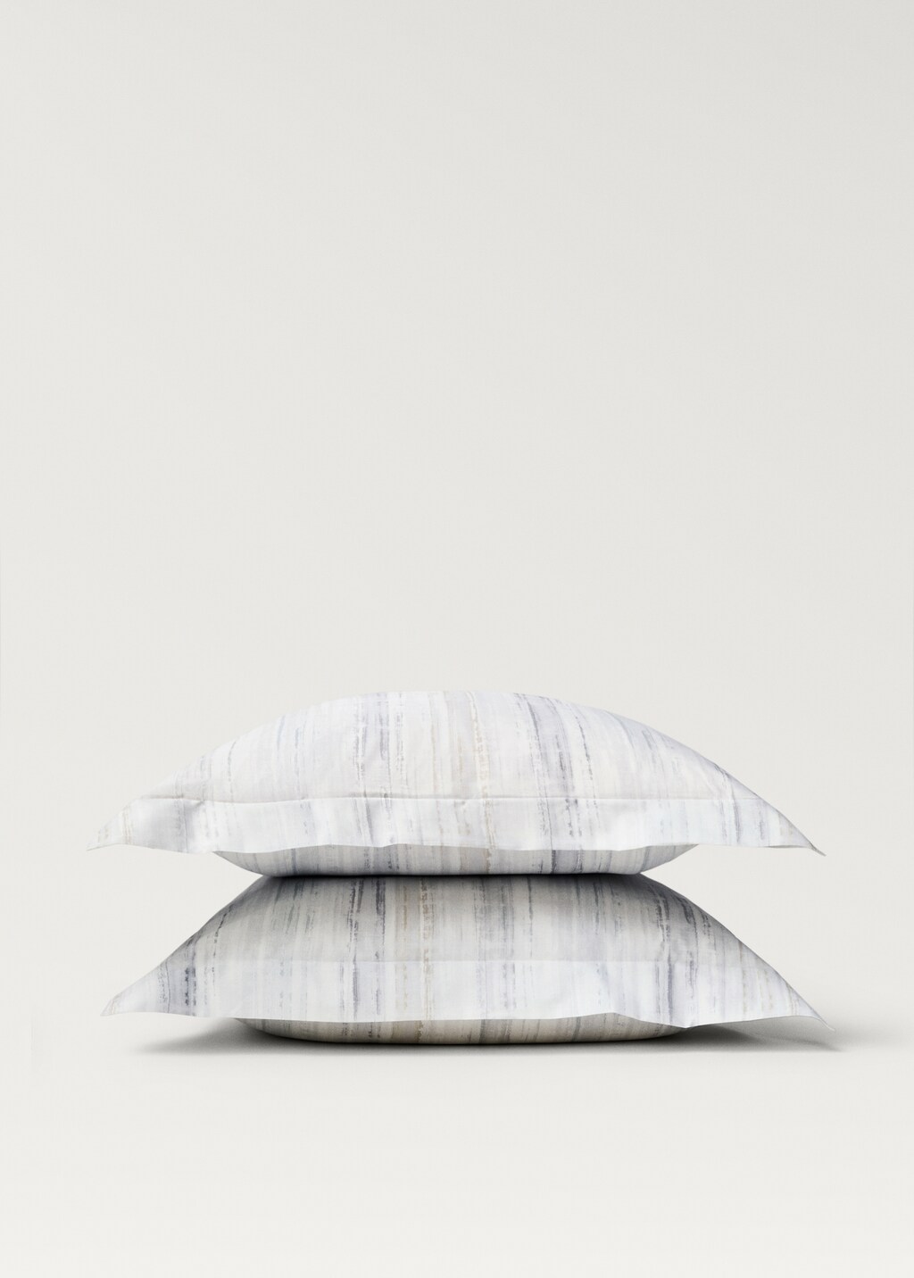 Cotton percale pillowcase with a blurred print, 60x60 cm - Grey