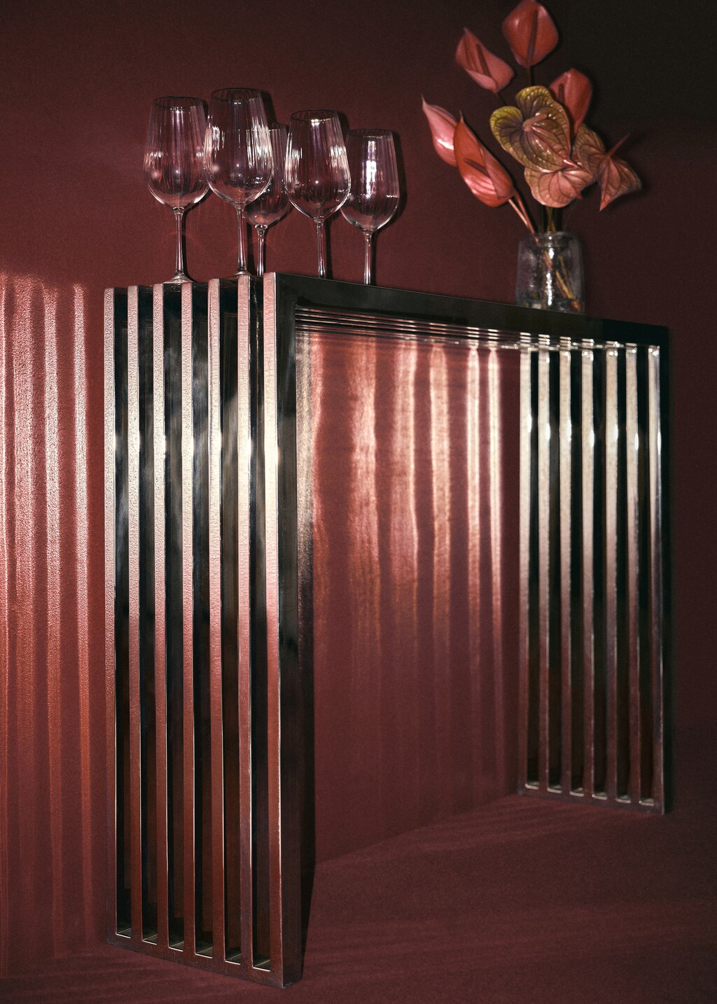 Glass cup with embossed stripes - Silver