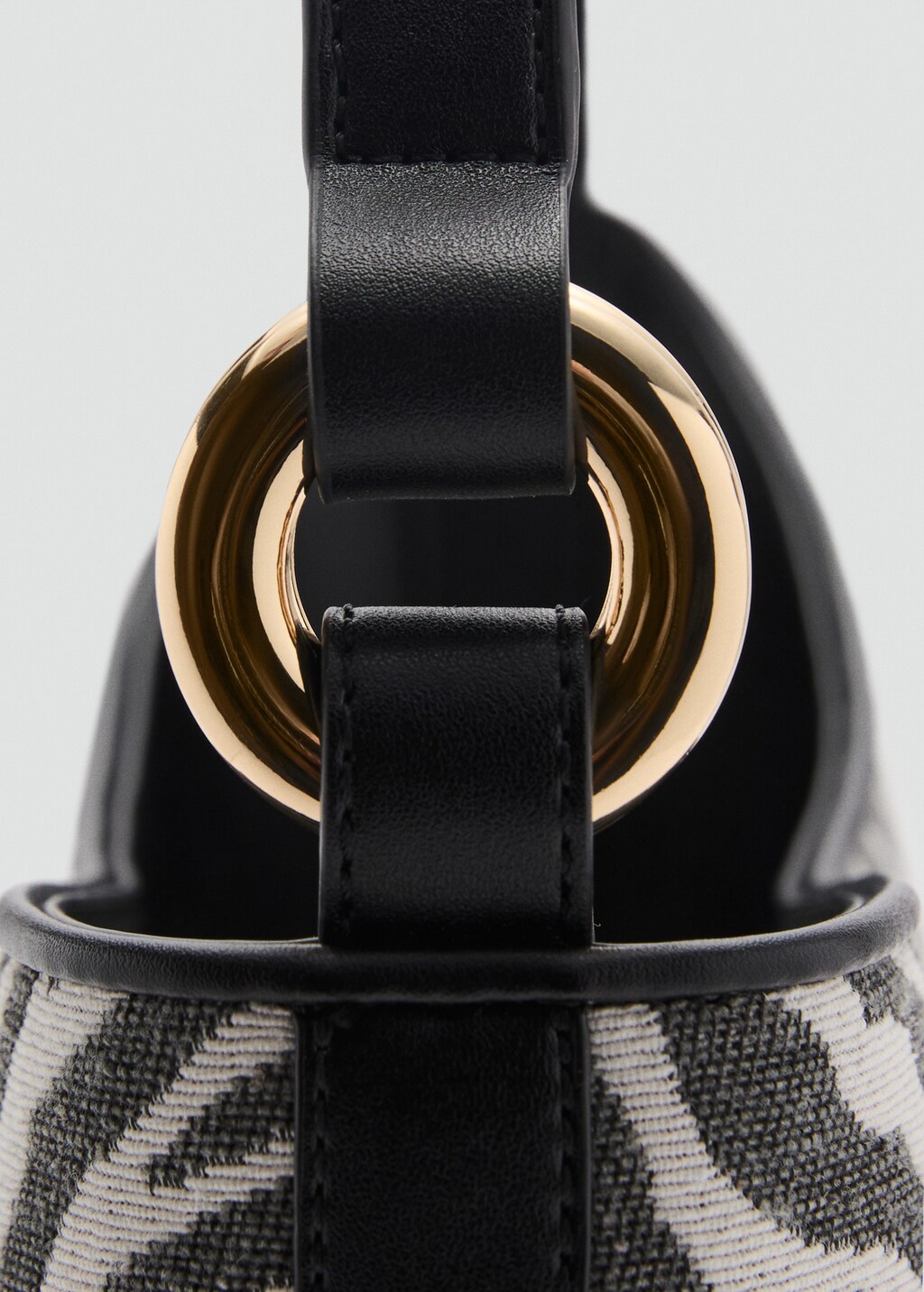 Large zebra-print bucket bag - Black